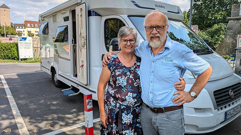 So wie Eva und Martin Siewers kommen viele mit ihren Wohnmobilen auf den Stellplatz in Würzburg, aber warum? So wie Eva und Martin Siewers kommen viele mit ihren Wohnmobilen auf den Stellplatz in Würzburg, aber warum?