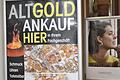 Uhren und Schmuck Meißner in Bad Neustadt wirbt mit einem Schild für seinen Altgold-Ankauf.