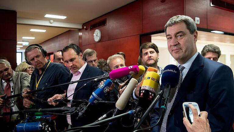 CSU-Fraktionssitzung       -  Markus Söder beantwortet im bayerischen Landtag in München nach einer CSU-Fraktionssitzung die Fragen der Journalisten.