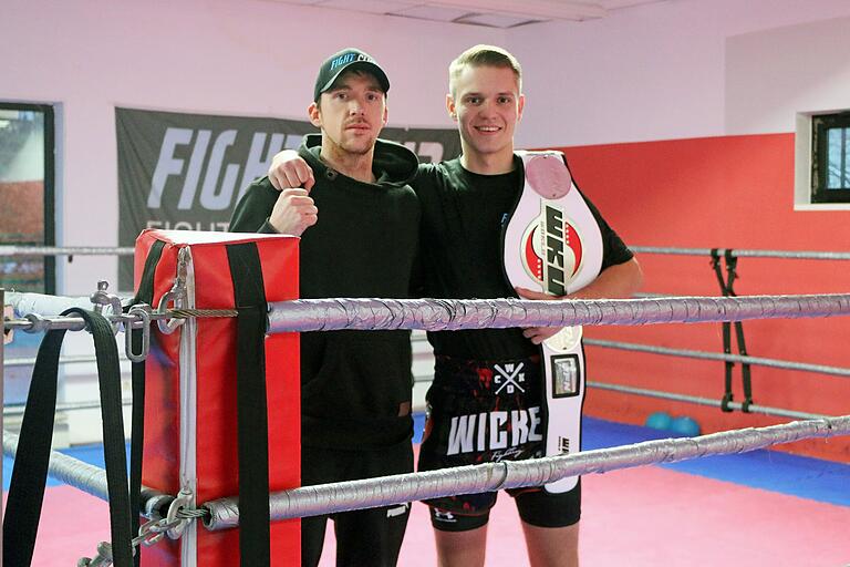 Ein starkes Team. Trainer Manuel Leist (links) und sein Schützling Oliver Grebe, amtierender Profi-K1-Deutscher-Meister der WKU.