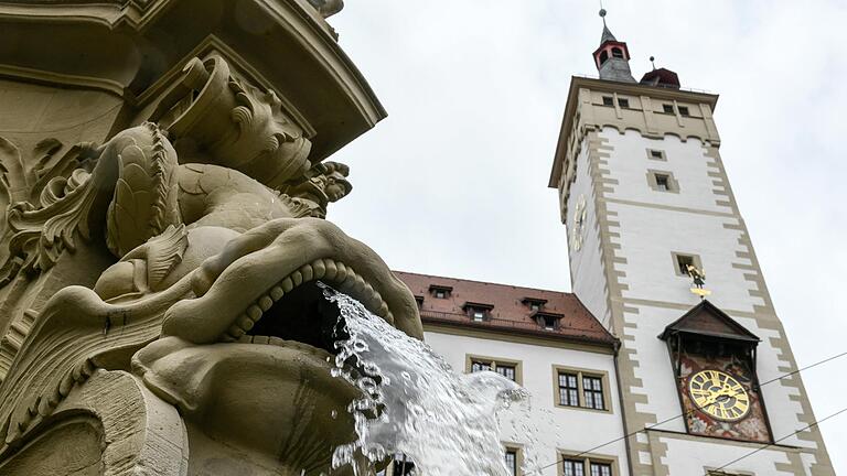 Das Würzburger Rathaus wird am Montag Zentrum eines Ver.di-Streiks.