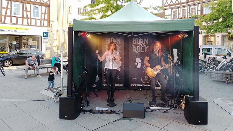 burn2rock beim Open Stage auf dem Marktplatz in Mellrichstadt.