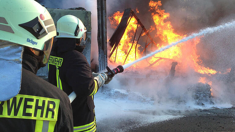 Feuerwehr       -  Feuerwehreinsatz (Symbolfoto).