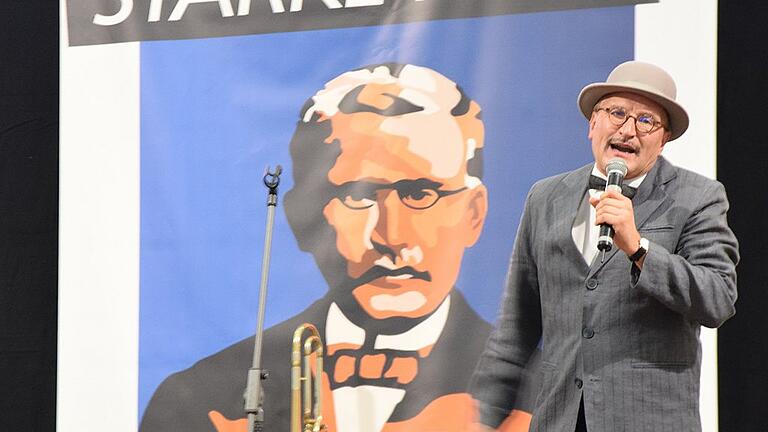 Anarchisch und teilweise rotzfrech kam Kabarettist Oliver Tissot daher.