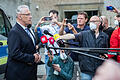 Main-Post-Reporter Thomas Fritz (Dritter von links) am Freitagabend bei der kurzfristig anberaumten Pressekonferenz mit Innenminister Joachim Herrmann.