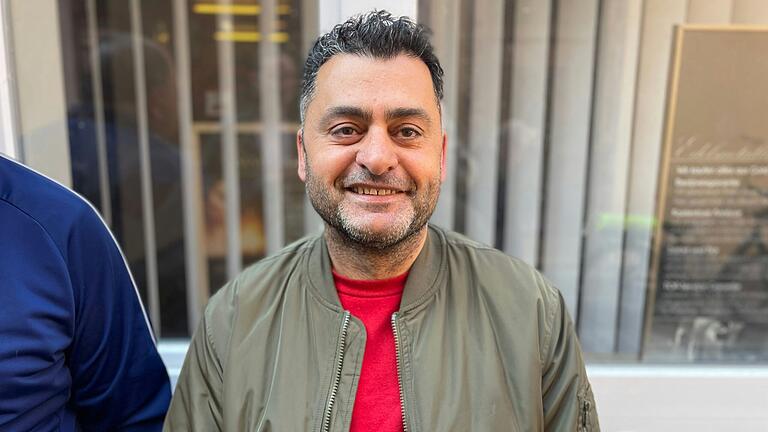 Mutlu Tezcan ist besorgt darüber, wie viele Ochsenfurter betroffen sind. Mutlu Tezcan ist besorgt darüber, wie viele Ochsenfurter betroffen sind.