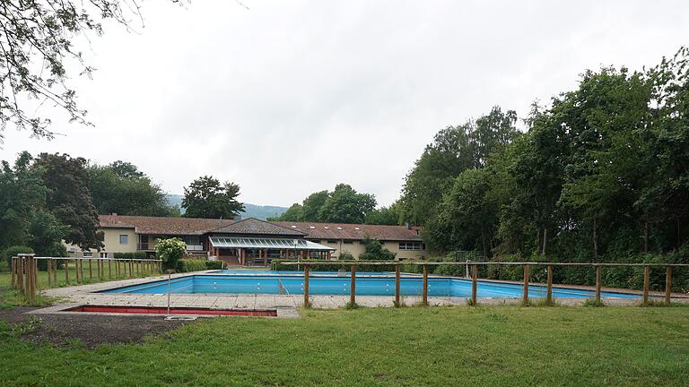 Das Freibad in Fladungen soll in diesem Jahr noch geöffnet werden. Personelle Fragen und ein Hygienekonzept sind zu erstellen.