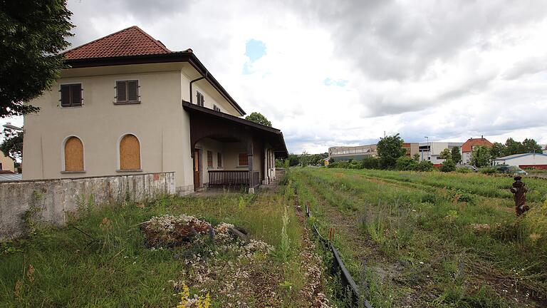 Die Bebauung des ehemaligen Bahnhofsgeländes im Kitzinger Stadtteil Etwashausen ist wegen der Nähe zur Nordtangente und den dortigen Gewerbebetrieben kompliziert.