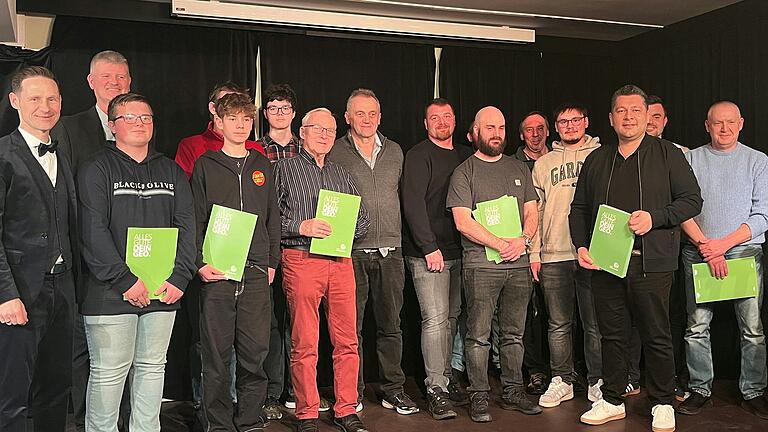 Gemeinsam ausgezeichnet wurden der Schachklub, das Dart-Team sowie die Sportler der Schützengesellschaft.