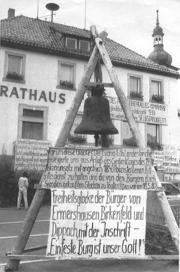 Die sogenannte Freiheitsglocke von Ermershausen.