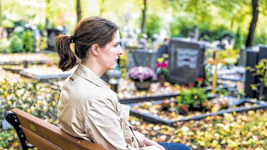 Ein Ort zum Nachdenken: Auf dem Friedhof trifft man auf viele Menschen &ndash; fröhliche, traurige und in sich gekehrte.