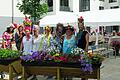 Die Models der großen Hüte-Schau auf dem Laufsteg des Seniorenzentrums Bergtheim beim diesjährigen Sommerfest.