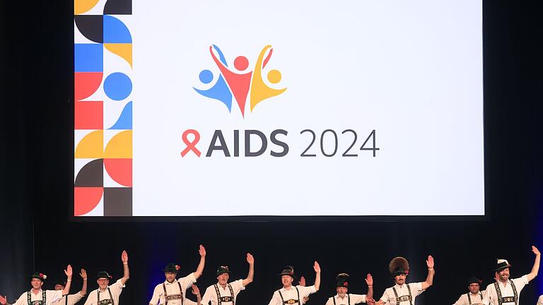 25. Welt-Aids-Konferenz - Die 'Schwuhplattler' treten bei der Eröffnung der 25. Welt-Aids-Konferenz auf. 25. Welt-Aids-Konferenz - Die 'Schwuhplattler' treten bei der Eröffnung der 25. Welt-Aids-Konferenz auf.