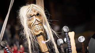 Fantasyfestival in Gaukönigshofen       -  Zahlreiche Menschen besuchen am Samstag (12.04.25) das Fantasyfestival mit Mittelalter-Markt auf dem Festplatz in Gaukönigshofen.
