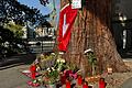 Gedenkstelle für Nachwuchs-Radsportlerin Muriel Furrer       -  Ort des Innehaltens: Die Gedenkstätte für Muriel Furrer an der Wasserkirche von Zürich.
