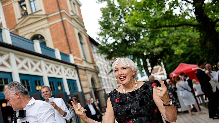 Claudia Roth bei Bayreuther Festspielen       -  Claudia Roth sieht Festspiele nun gut ausgestellt