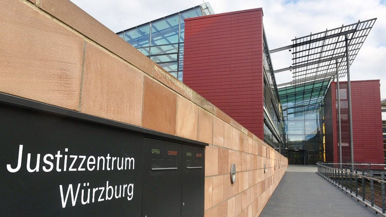 Hier fiel das Urteil gegen den Würzburger Schönheitschirurgen: fünf Jahre und drei Monate Haft. Hier fiel das Urteil gegen den Würzburger Schönheitschirurgen: fünf Jahre und drei Monate Haft.