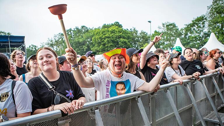 Beste Stimmung beim 'Ab geht die Lutzi' 2024 in Rottershausen.