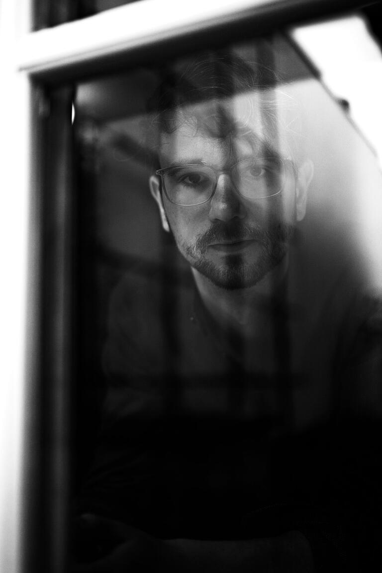2020: Für den Musiker Tom Stapelfeld sind die harten Corona-Maßnahmen gleichzusetzen mit einem Berufsverbot. 2020: Für den Musiker Tom Stapelfeld sind die harten Corona-Maßnahmen gleichzusetzen mit einem Berufsverbot. 