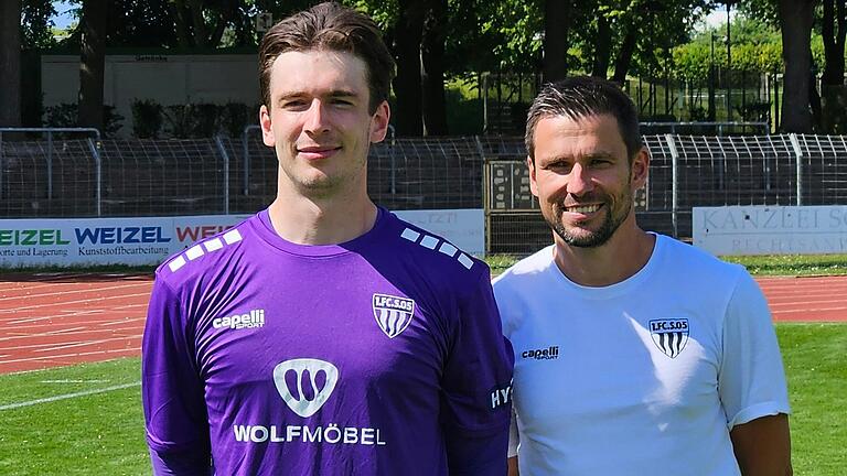 Doch noch ein weiterer Neuzugang: Der FC 05 Schweinfurt (rechts Sportleiter Andreas Brendler) leiht Torhüter Lukas Schneller vom FC Bayern München aus.