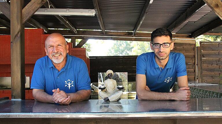 Haben große Pläne: die neuen Pächter des Sennfelder Naturfreundehauses, Khalil Abdel Rahman (links) und Azud Ali.