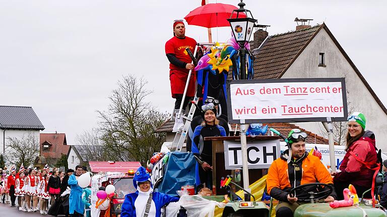 Eindrücke vom Heidenfelder Gaudiwurm der Sängerelf