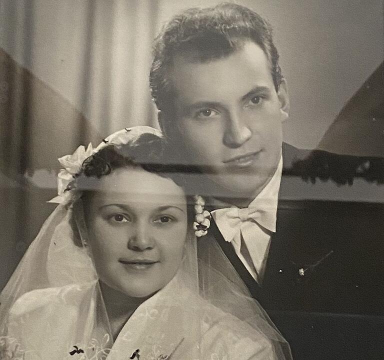 Sieglinde und Ernst Ebner aus Schweinfurt feiern am 20. April 2023 Gnadenhochzeit. Seit 70 Jahren sind die beiden verheiratet. Sieglinde und Ernst Ebner aus Schweinfurt feiern am 20. April 2023 Gnadenhochzeit. Seit 70 Jahren sind die beiden verheiratet.