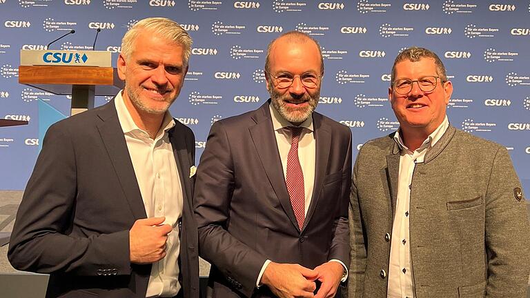 Beim CSU-Europa-Parteitag in Nürnberg: CSU-Bezirkschef Steffen Vogel (von links), Europa-Spitzenkandidat Manfred Weber und der unterfränkische Kandidat Stefan Köhler.