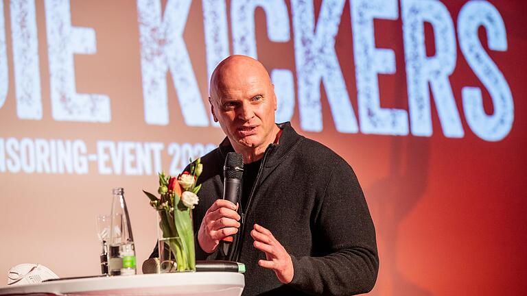 Der neue Sportvorstand der Würzburger Kickers Jürgen Kost bei seiner Vorstellung im Rahmen einer Sponsorenveranstaltung am Dienstagabend.