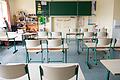 Leere Klassenzimmer: In Landkreisen mit einer Inzidenz über 200 müssen ab Mittwoch wohl mehr Schüler zu Hause bleiben als bisher. (Symbolbild)