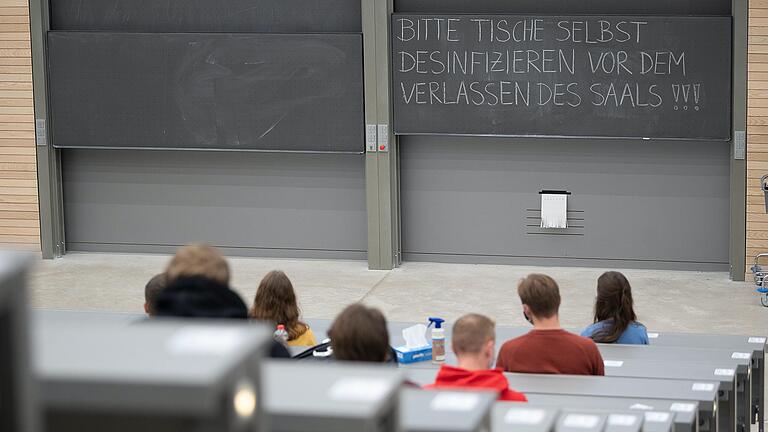 Das Coronajahr brachte auch für Studierende Veränderungen mit sich (Symbolbild). Das Coronajahr brachte auch für Studierende Veränderungen mit sich (Symbolbild).
