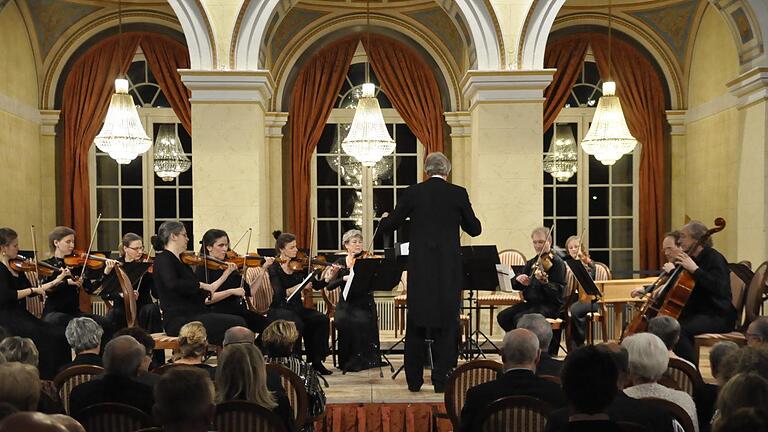 Mit einem etwas anderen Dreikönigskonzert begeisterte das Bayerische Kammerorchester Bad Brückenau im Ludwig I.-Saal.Foto: Peter Klopf       -  Mit einem etwas anderen Dreikönigskonzert begeisterte das Bayerische Kammerorchester Bad Brückenau im Ludwig I.-Saal.Foto: Peter Klopf