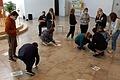 Beim youngcaritas-Workshop „Wegwerfware Kleidung?“ haben sich 14 Firmlinge mit den Schattenseiten der Modeindustrie beschäftigt.