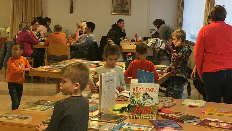 Viele Besucher kamen zur Weihnachtsbuchausstellung.