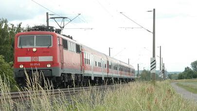 mcs zug 3       -  Auch sie wird künftig Teil des VGN-Netzes: Die Bahnstrecke zwischen Oberhaid und Haßfurt.