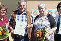 Die Schützengesellschaft pflegt im Steigerwaldort Stierhöfstetten ein reges Vereinsleben. Beim Sommerfest wurden Ehrenmitglieder ernannt von links: Monika Heubeck, Hans Rückel, Sofia Rückel und Schützenmeisterin Barbara Wagner.