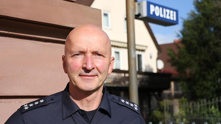 Für Stefan Schwind, Leiter der Polizeidienststelle Marktheidenfeld, hat der erste Lockdown gezeigt, wie wichtig ein starkes persönliches Umfeld ist. Für Stefan Schwind, Leiter der Polizeidienststelle Marktheidenfeld, hat der erste Lockdown gezeigt, wie wichtig ein starkes persönliches Umfeld ist.