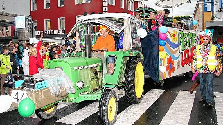 Buntes Treiben wird es auch heuer beim Landkreisfaschingsumzug in Volkach am Dienstag, 28. Februar, geben wie hier im vergangenen Jahr in Kitzingen.