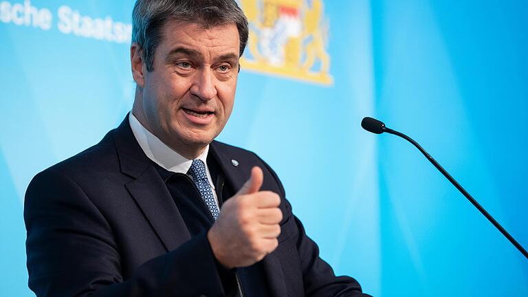 Die aktuellen bayerischen Corona-Regeln hat Ministerpräsident Markus Söder (CSU) bis Mitte Januar verlängert. Ein paar Lockerungen gibt es allerdings für Geimpfte und Genesene.