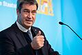 Die aktuellen bayerischen Corona-Regeln hat Ministerpräsident Markus Söder (CSU) bis Mitte Januar verlängert. Ein paar Lockerungen gibt es allerdings für Geimpfte und Genesene.