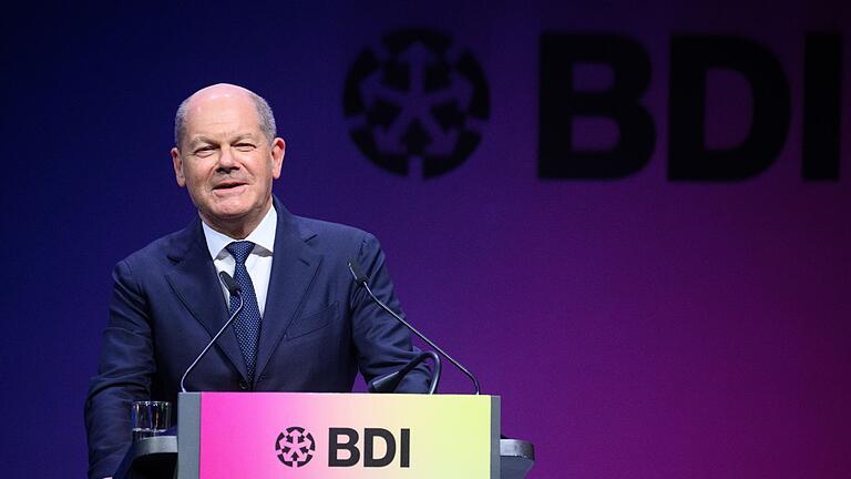 Berlin       -  Bundeskanzler Olaf Scholz (SPD) spricht beim Tag der deutschen Industrie 2024 des Bundesverbandes der Deutschen Industrie (BDI).