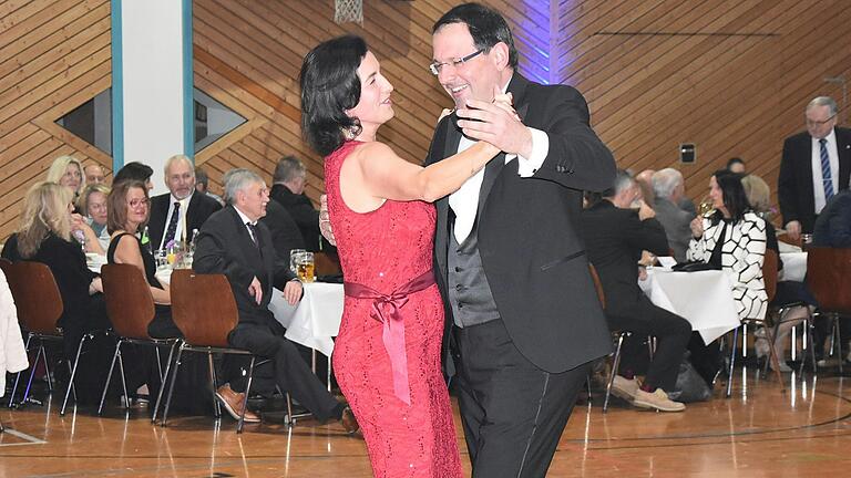 CSU-Kreisvorsitzende Dorothee Bär und Schirmherr Martin Schöffel eröffneten den diesjährigen CSU-Gesellschaftsball.