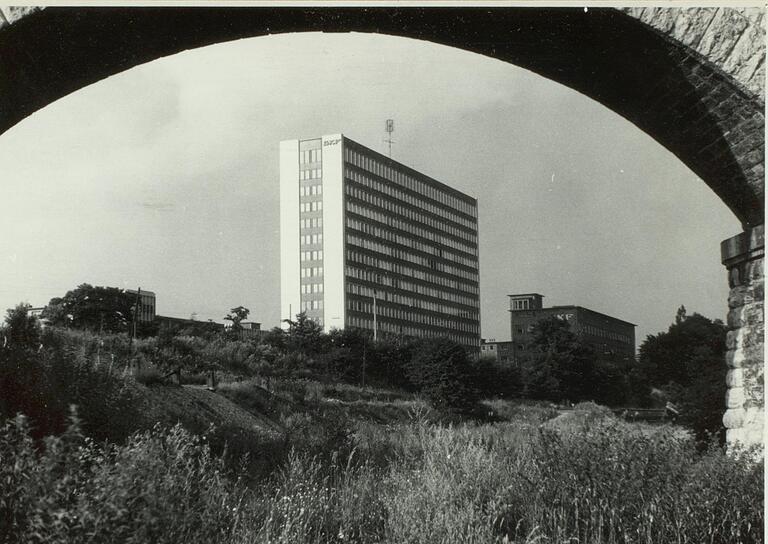 Um 1970 ist diese Aufnahme des SKF-Verwaltungshochhauses in Schweinfurt entstanden.&nbsp;