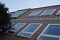 Das Olympia-Morata-Gymnasium in Schweinfurt schließt ab Montag wegen eines Corona-Falls. Das Gesundheitsamt Schweinfurt setzt sich mit möglichen Kontaktpersonen der erkrankten Lehrkraft in Verbindung.