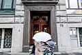 Privatbank M.M. Warburg & CO       -  Dem ehemaligen Chef der Warburg-Bank, Christian Olearius, werden 13 Fälle der besonders schweren Steuerhinterziehung nach dem Modell 'Cum-Ex' vorgeworfen.