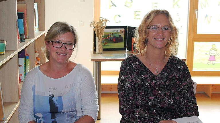 Der BLLV-Kreisverband Ebern hatte zur Info-Veranstaltung  „Kindergarten und Grundschule Hand in Hand“ in das 'Integrative Kinderhaus Wunderland' eingeladen. Empfangen und informiert wurden die Teilnehmer von der Leiterin Stefanie Bieberbach (rechts) und Kinderpflegerin Caroline Kirchner.