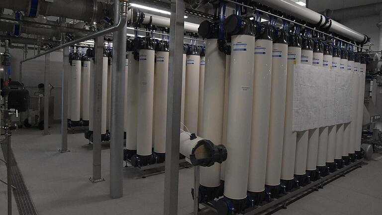 Wenn alles gut läuft, kann die Entkalkungsanlage im Wasserwerk Ende 2021 ihre Arbeit aufnehmen. Dann erhalten die meisten Menschen im Verbandsgebiet weicheres Wasser.