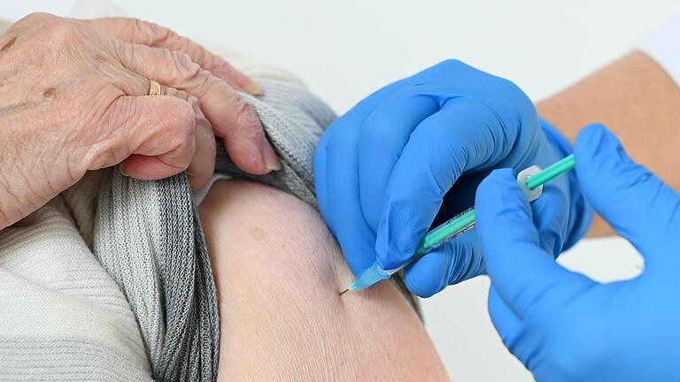 Das Gesundheitsamt meldet am Dienstag neun weitere Infektionen mit dem Coronavirus. Die Sieben-Tage-Inzidenz liegt bei 41,5. Über 8600 Haßbergler haben sich bereits für eine Impfung registriert. Das Gesundheitsamt meldet am Dienstag neun weitere Infektionen mit dem Coronavirus. Die Sieben-Tage-Inzidenz liegt bei 41,5. Über 8600 Haßbergler haben sich bereits für eine Impfung registriert.