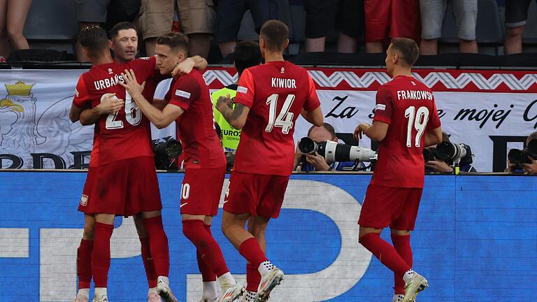 Polen - Das polnische Team feierte das 1:1. Polen - Das polnische Team feierte das 1:1.