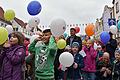 Die Ohren zuhalten hieß es für die Kinder, als zur Eröffnung des 42. Haßfurter Straßenfestes die Königlich privilegierte Schützengesellschaft ihre Böllerschüsse ertönen ließen.
